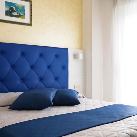 Hotel Haus Charlotte San Benedetto del Tronto Bagian luar foto