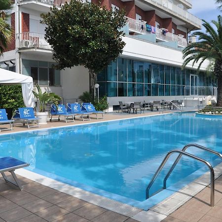 Hotel Haus Charlotte San Benedetto del Tronto Bagian luar foto