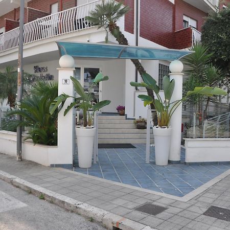 Hotel Haus Charlotte San Benedetto del Tronto Bagian luar foto
