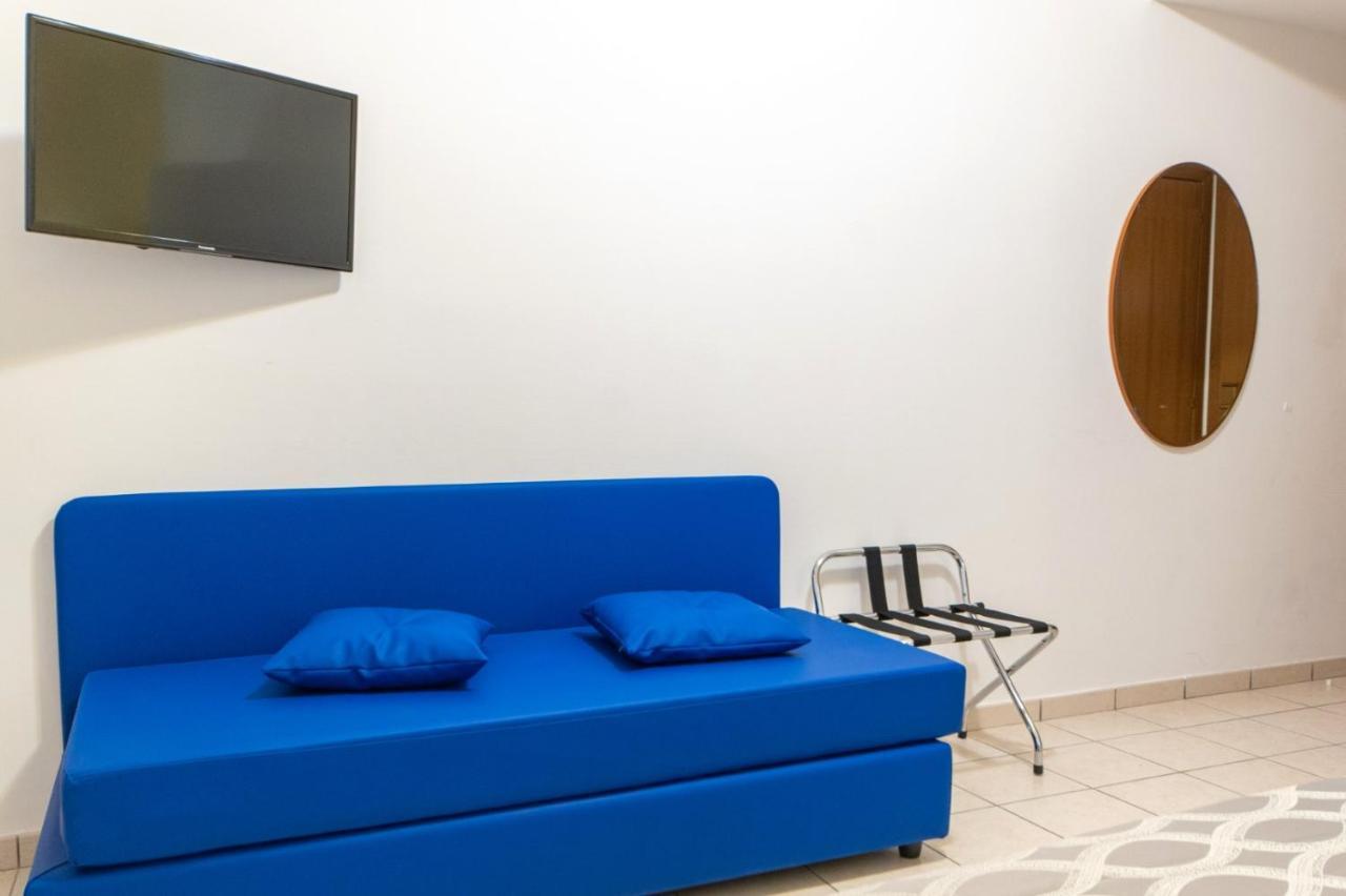 Hotel Haus Charlotte San Benedetto del Tronto Bagian luar foto
