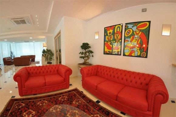 Hotel Haus Charlotte San Benedetto del Tronto Bagian luar foto
