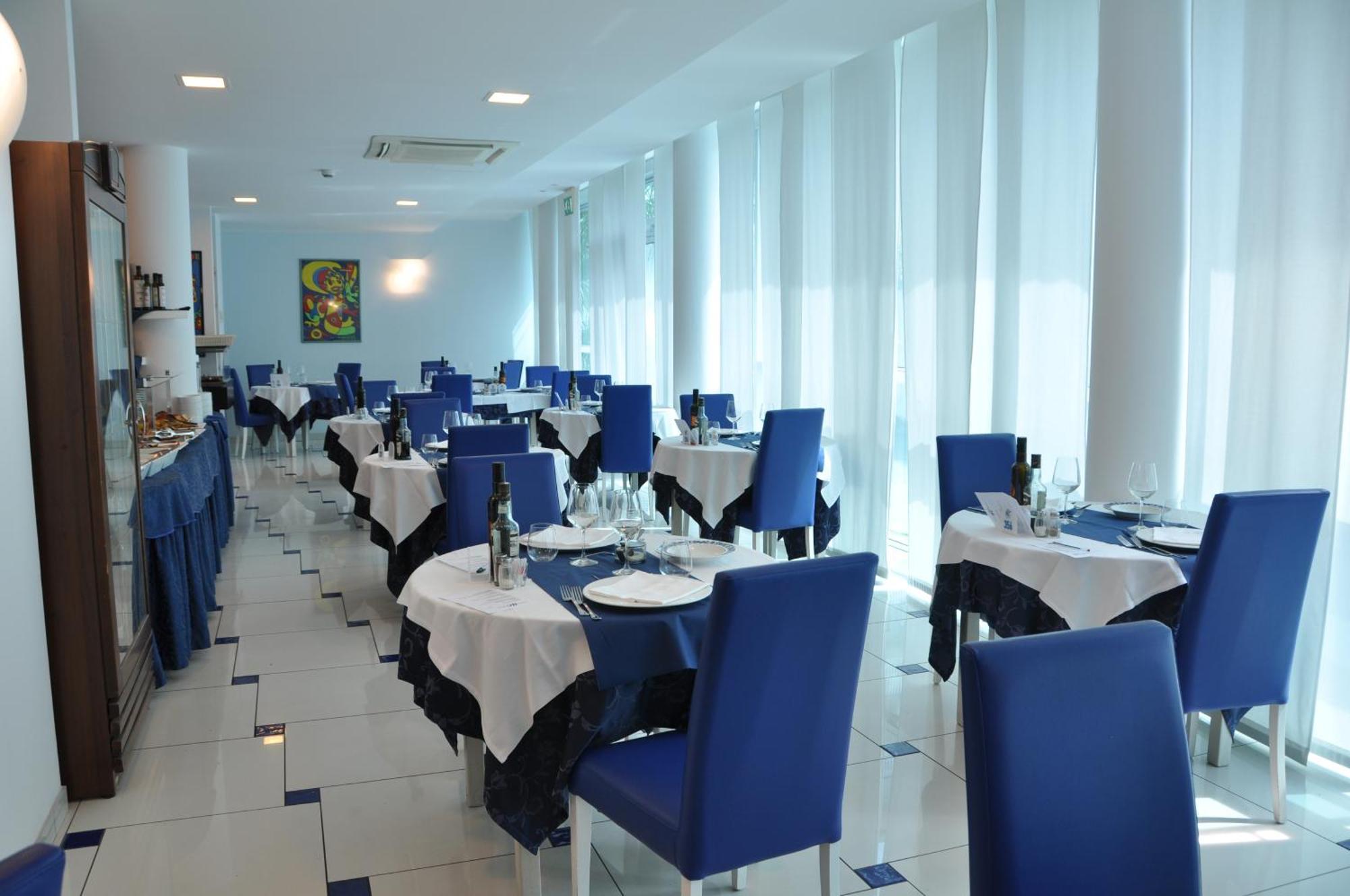 Hotel Haus Charlotte San Benedetto del Tronto Bagian luar foto