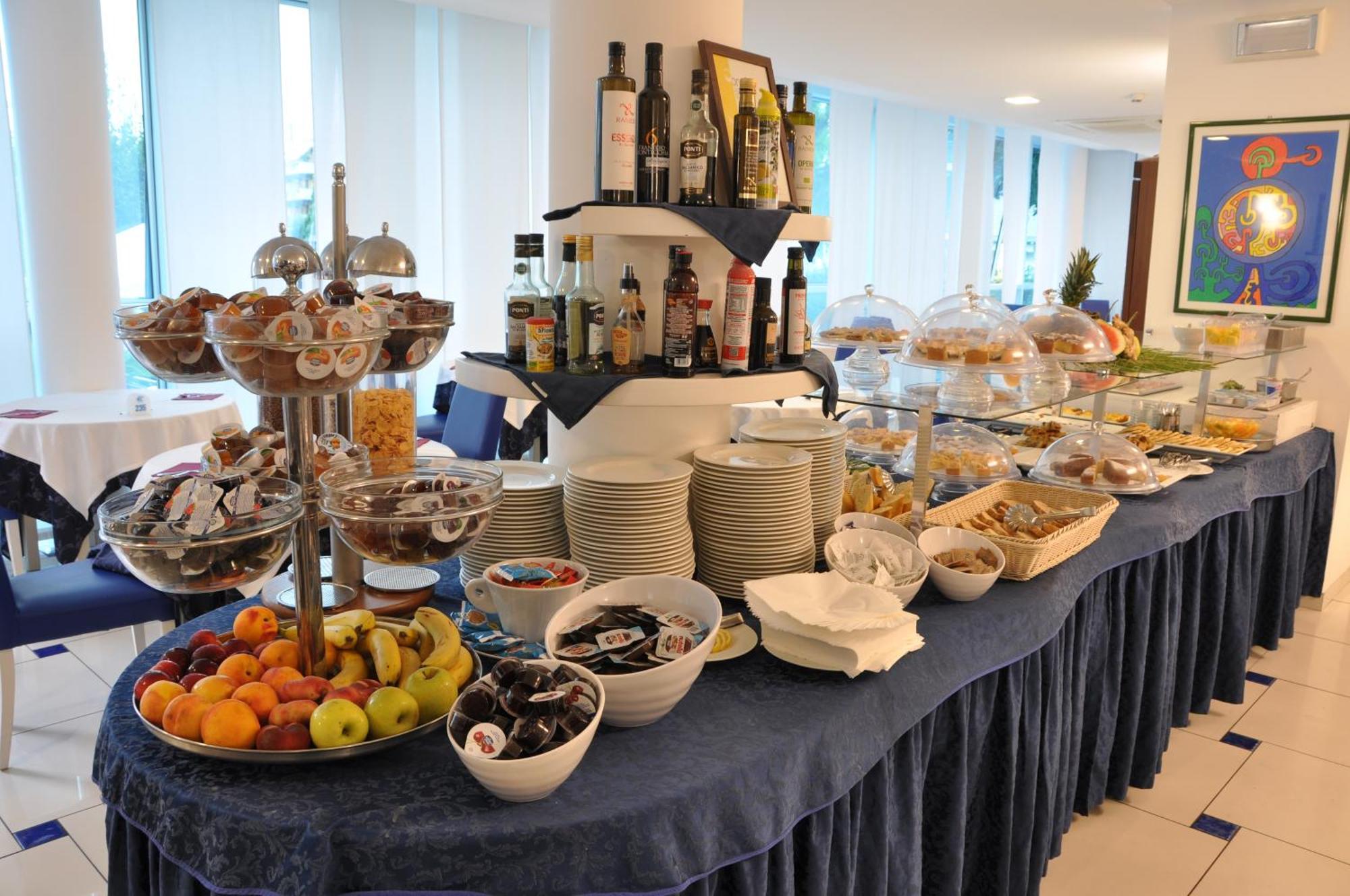 Hotel Haus Charlotte San Benedetto del Tronto Bagian luar foto