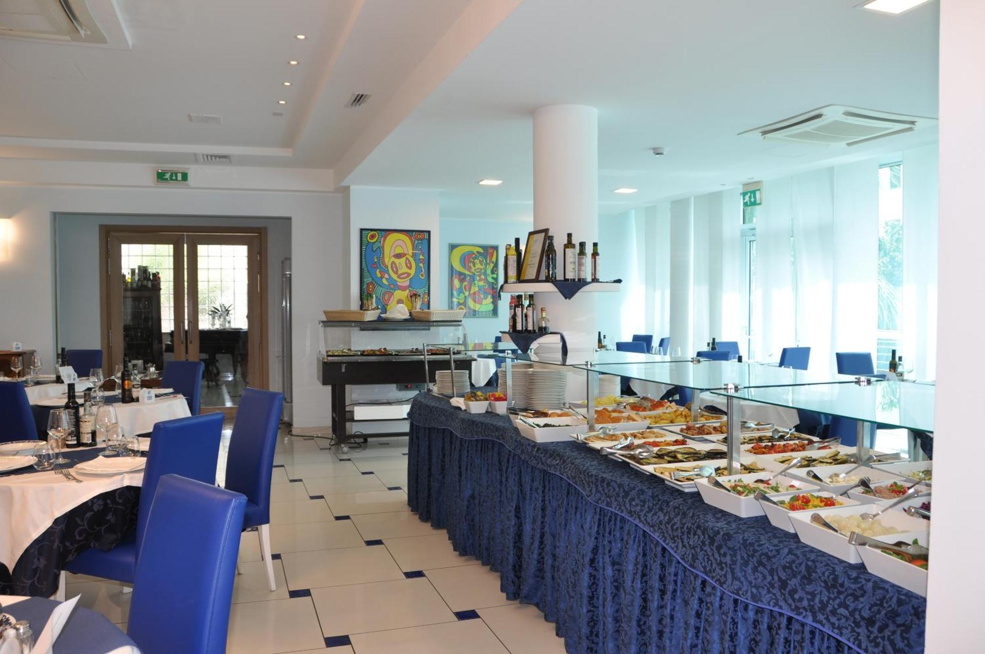 Hotel Haus Charlotte San Benedetto del Tronto Bagian luar foto